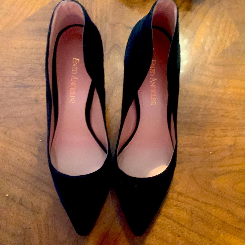 Enzo Angiolini Fayson suede pump